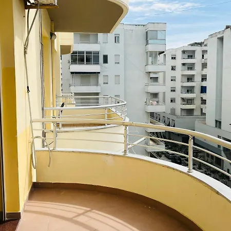 Da Vinci Sea View Apartmán *